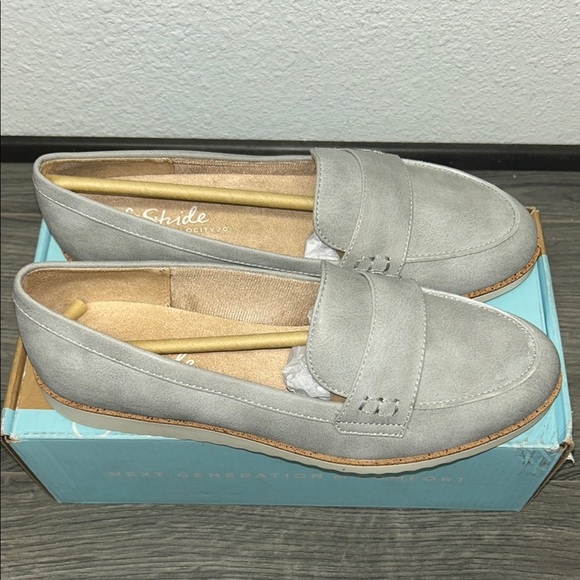 LIFESTRIDE Zee Slip-on Loafers - Picture 6 of 9